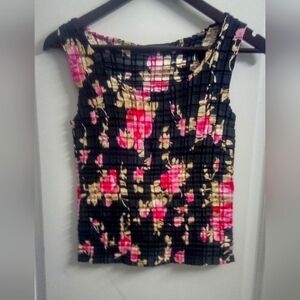 🍀Floral Sleeveless Top - Black, Pink, Cream.  pleated stretch material. nwot
